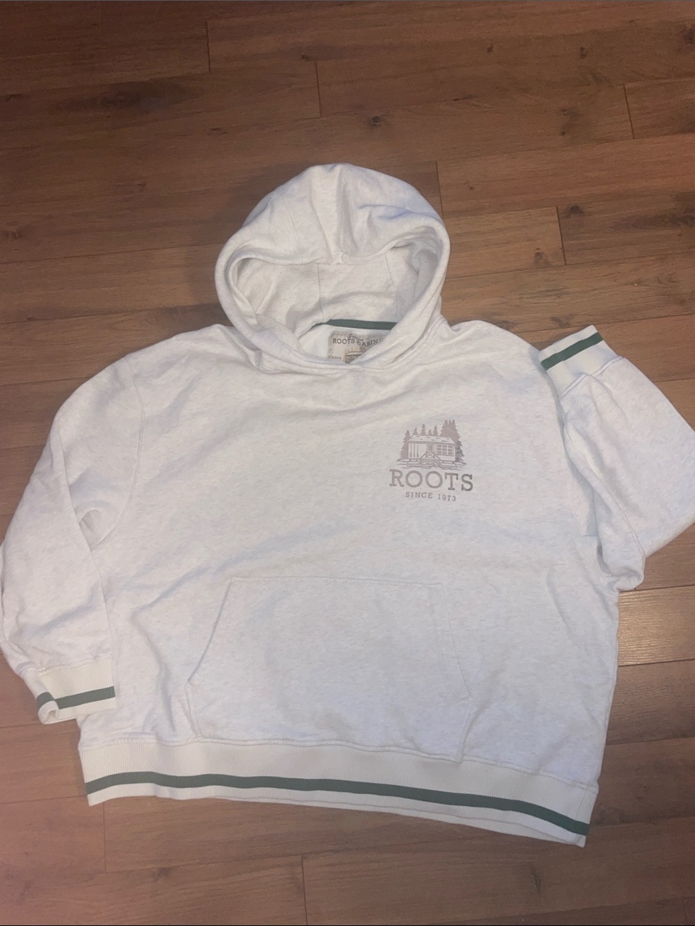 ROOTS CABIN HOODIE BOXY SWEATSHIRT LIGHT GREY WITH GREEN TRIM XL OR XXL